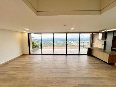 Casa de 3 alcobas en venta en Sajonia, Rionegro, 328 m² · foto 5 de 20