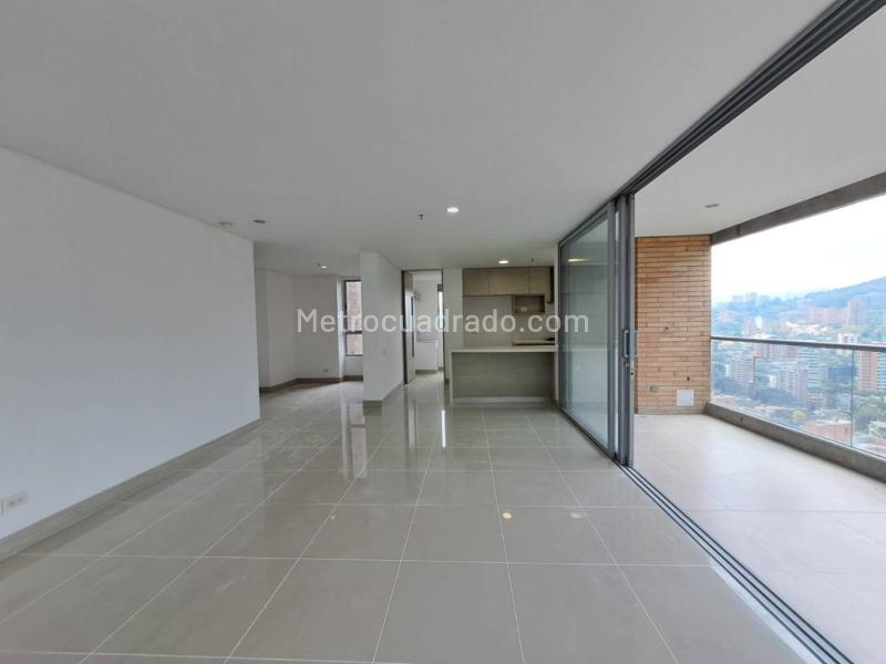 Stylish 3BR Apartment in Provenza - 3