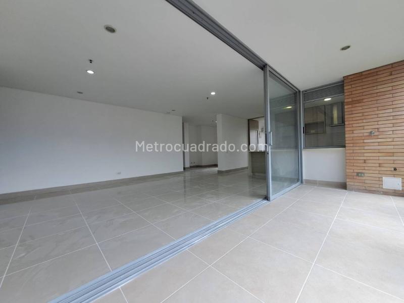 Stylish 3BR Apartment in Provenza - 4