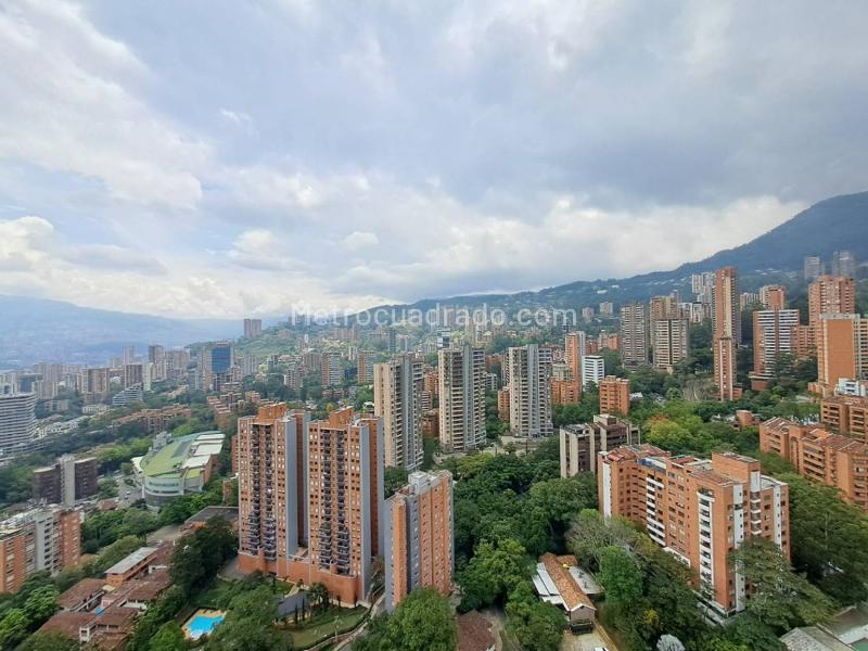 Stylish 3BR Apartment in Provenza - 6