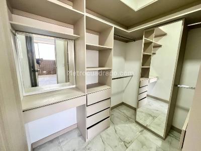 Apartamento de 3 alcobas en venta en Amazonia, Bello, 91 m² · foto 12 de 17
