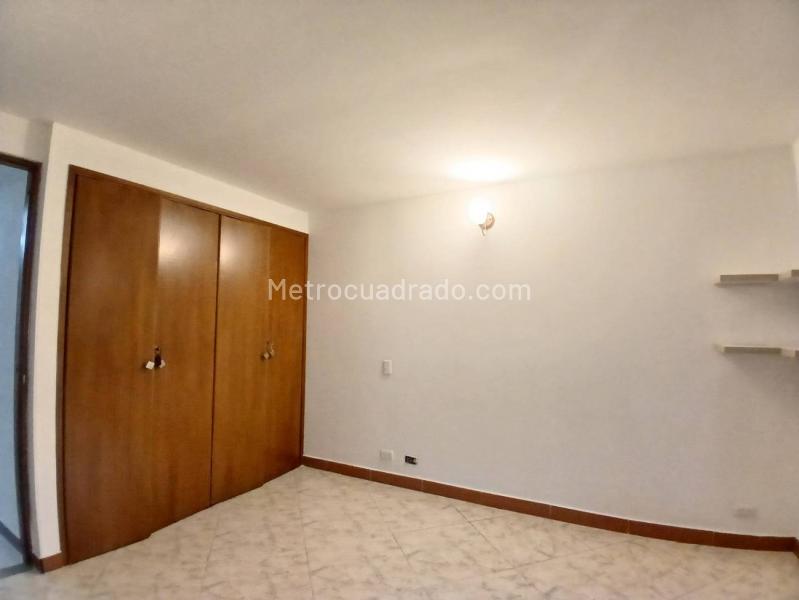 Apartamento Cómodo de 3 Alcobas en La Candelaria - 7