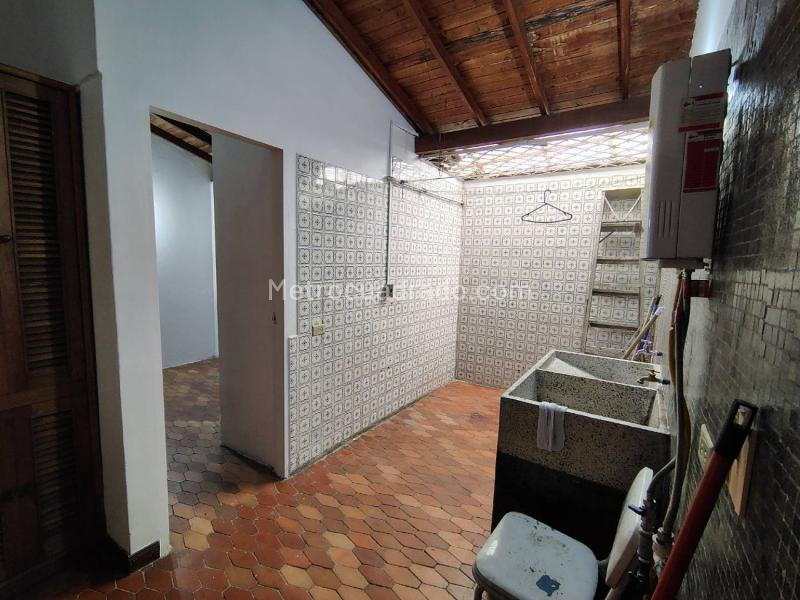 Casa Amplia en Arriendo en El Poblado, Ideal para Oficinas - 8