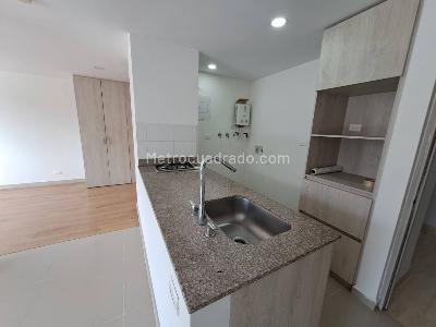 Apartaestudio en venta en Niquia, Bello, 33 m² · foto 2 de 16