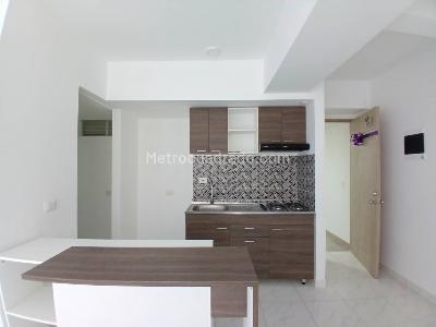 Apartamento de 2 alcobas en venta en San Jose Obrero, Bello, 64 m² · foto 2 de 18