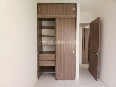 Apartamento de 2 alcobas en venta en San Jose Obrero, Bello, 64 m² · foto 14 de 18