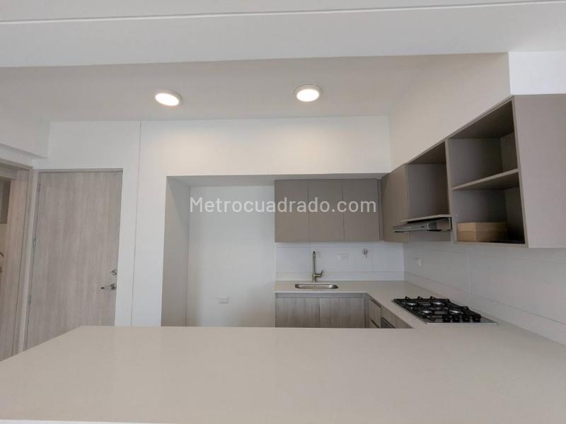 Apartamento Moderno de 2 Alcobas con Baños Privados en Ciudad del Río - 2