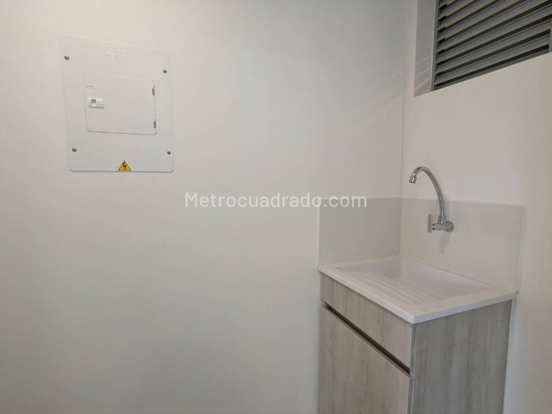 Apartamento Moderno de 2 Alcobas con Baños Privados en Ciudad del Río - 3