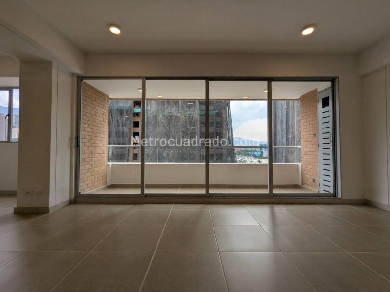 Apartamento Moderno de 2 Alcobas con Baños Privados en Ciudad del Río - 7