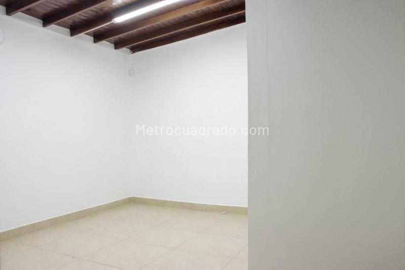 Commercial 4BR House in Belen Rosales - 2