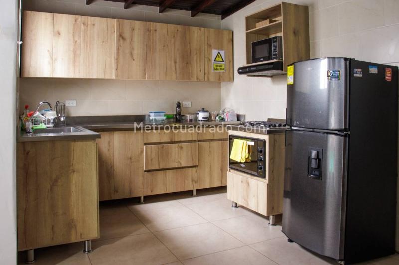 Commercial 4BR House in Belen Rosales - 6