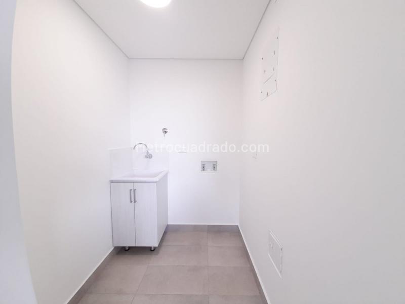 Modern 2BR Apartment in Lalinde with Open Spaces - 6