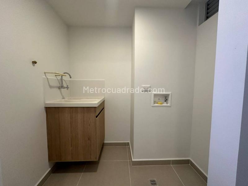 Apartamento en Arriendo, San Jose Obrero, Bello - 3