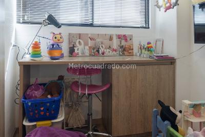 Apartamento de 3 alcobas en venta en Loma De Los Parra, Medellín, 145 m² · foto 13 de 20
