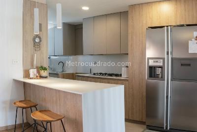 Apartamento de 3 alcobas en venta en Loma De Los Parra, Medellín, 145 m² · foto 6 de 20