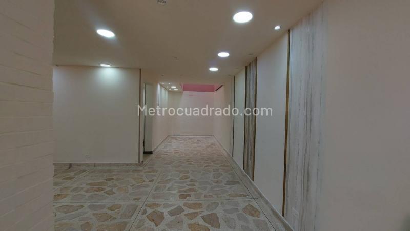 Casa de 5 Alcobas con Baños Privados en Laureles - 5