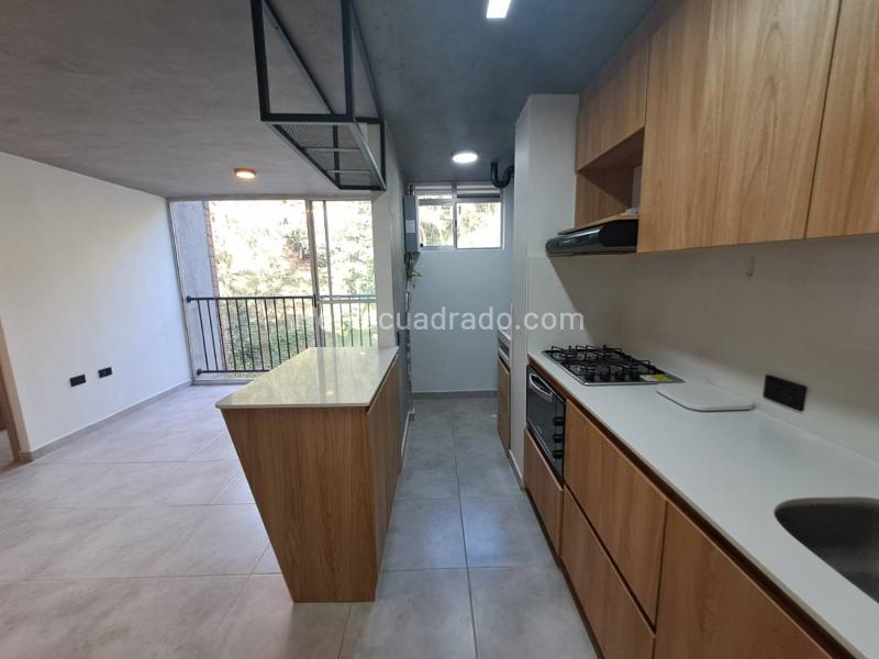 Cozy 2BR Apartment with Balcony in El Retiro Campestre - 4