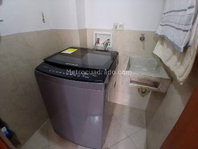 Apartamento de 2 alcobas en arriendo en Conquistadores, Medellín, 60 m² · foto 3 de 17