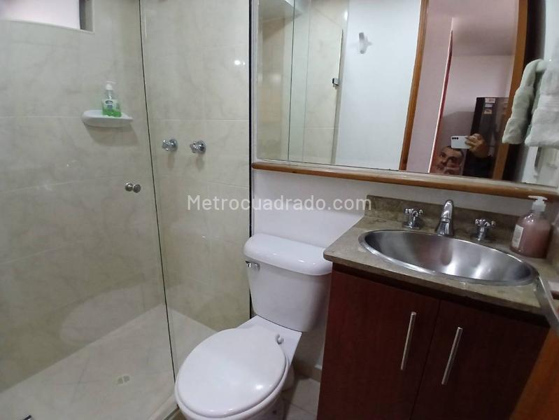 Apartamento Acogedor de 2 Alcobas en Conquistadores - 2