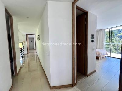 Casa de 5 alcobas en venta en La Doctora, Sabaneta, 400 m² · foto 11 de 20