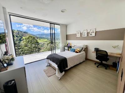 Casa de 5 alcobas en venta en La Doctora, Sabaneta, 400 m² · foto 18 de 20