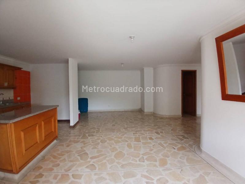 Modern 3BR Apartment in La Pilarica - 2