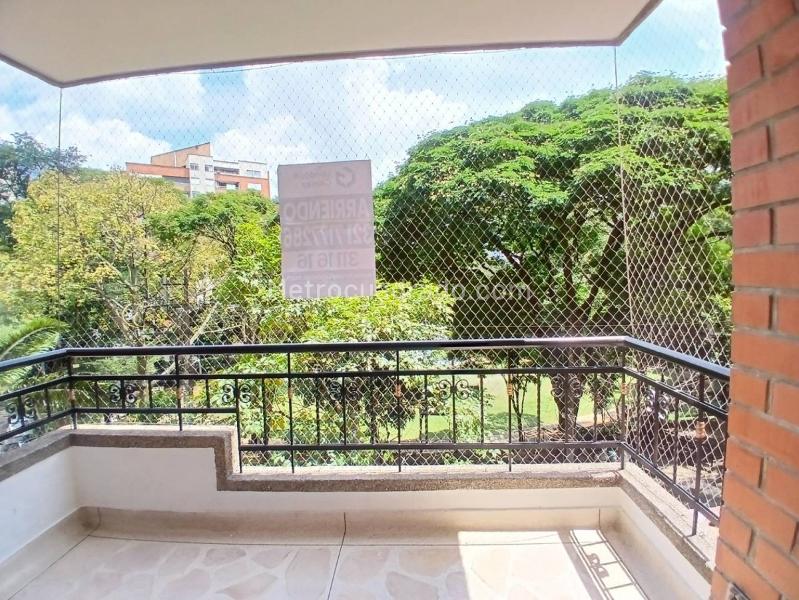 Modern 3BR Apartment in La Pilarica - 6