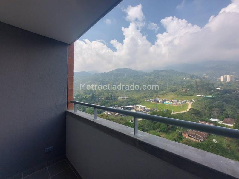 Brand-New 3BR Apartment in La Aldea - 5