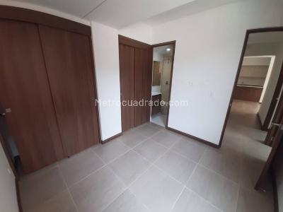 Apartamento de 3 alcobas en venta en San Jose Obrero, Bello, 66 m² · foto 3 de 9