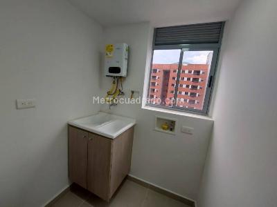 Apartamento de 2 alcobas en venta en San Jose Obrero, Bello, 56 m² · foto 3 de 8