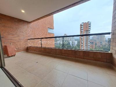 Apartamento de 3 alcobas en arriendo en Loma De Los Parra, Medellín, 126 m² · foto 3 de 20