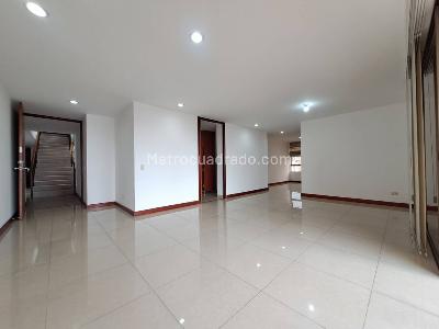 Apartamento de 3 alcobas en arriendo en Loma De Los Parra, Medellín, 126 m² · foto 6 de 20