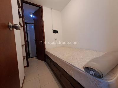 Apartamento de 3 alcobas en arriendo en Loma De Los Parra, Medellín, 126 m² · foto 10 de 20