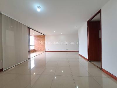 Apartamento de 3 alcobas en arriendo en Loma De Los Parra, Medellín, 126 m² · foto 11 de 20