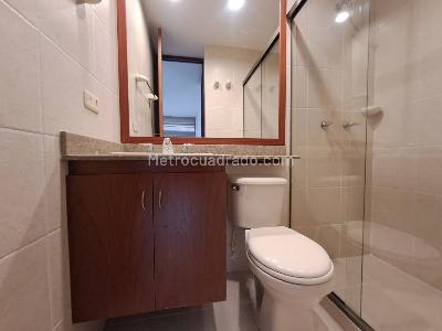 Apartamento de 3 alcobas en arriendo en Loma De Los Parra, Medellín, 126 m² · foto 14 de 20