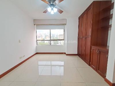 Apartamento de 3 alcobas en arriendo en Loma De Los Parra, Medellín, 126 m² · foto 15 de 20