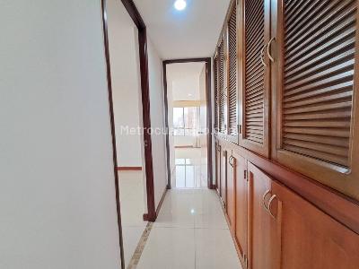 Apartamento de 3 alcobas en arriendo en Loma De Los Parra, Medellín, 126 m² · foto 18 de 20