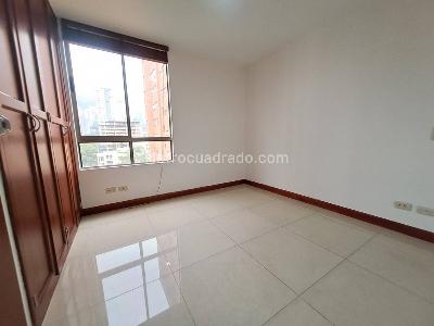 Apartamento de 3 alcobas en arriendo en Loma De Los Parra, Medellín, 126 m² · foto 19 de 20