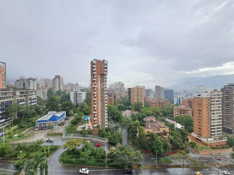 Apartamento de 2 Alcobas con Piscina en Loma de los Parra - 4