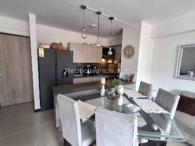 Apartamento de 3 alcobas en venta en Niquia, Bello, 73 m² · foto 2 de 18