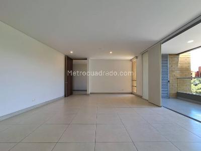 Apartamento de 3 alcobas en arriendo en Castropol, Medellín, 145 m² · foto 3 de 20