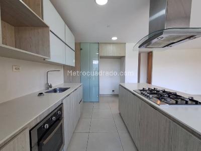 Apartamento de 3 alcobas en arriendo en Castropol, Medellín, 145 m² · foto 6 de 20