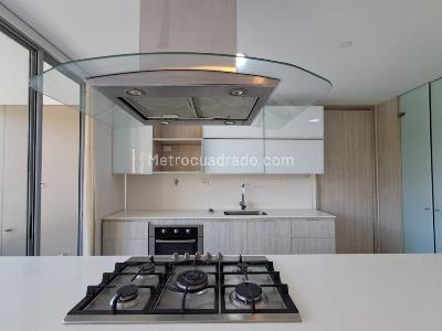 Apartamento de 3 alcobas en arriendo en Castropol, Medellín, 145 m² · foto 7 de 20