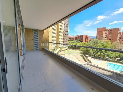 Apartamento de 3 alcobas en arriendo en Castropol, Medellín, 145 m² · foto 8 de 20