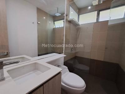 Apartamento de 3 alcobas en arriendo en Castropol, Medellín, 145 m² · foto 19 de 20