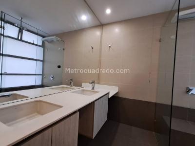 Apartamento de 3 alcobas en arriendo en Castropol, Medellín, 145 m² · foto 20 de 20
