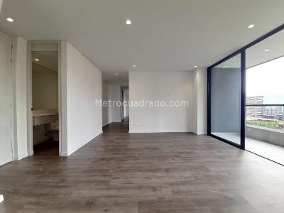 Apartamento en arriendo en Lalinde, Medellín · foto 4 de 17
