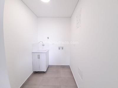 Apartamento en arriendo en Lalinde, Medellín · foto 6 de 17