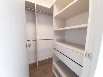 Apartamento en arriendo en Lalinde, Medellín · foto 13 de 17