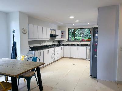 Apartamento de 3 alcobas en venta en Poblado Altos Del Poblado, Medellín, 309 m² · foto 3 de 20